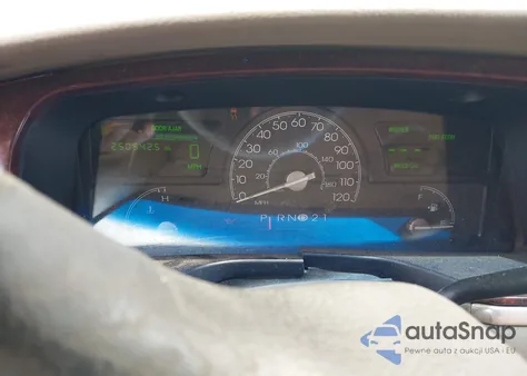 2003 Lincoln Town Car Executive из США, поврежденный, VIN 1LNHM81W43Y700694